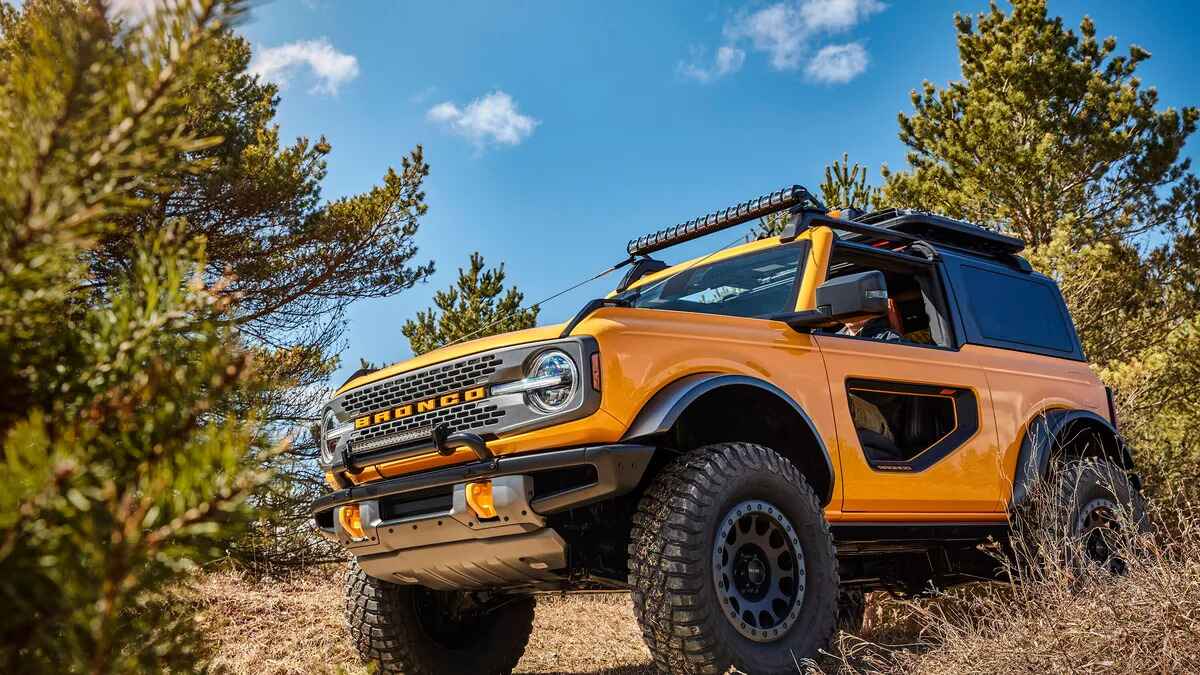 2021-ford-bronco-2-door-010 (1)